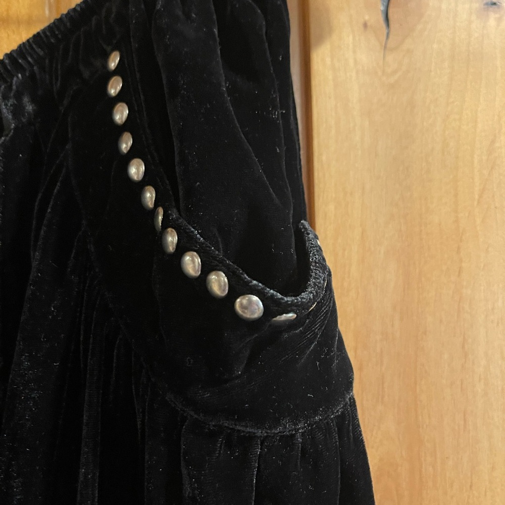 𝔻𝕆𝕌𝔹𝕃𝔼 𝔻 ℝ𝔸ℕℂℍ - Black Velvet Dress with Silver Studs - Picture 2 of 3